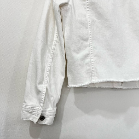 Melrose and Market White Denim Jacket Size Medium Cropped Distressed With Pocket - Picture 5 of 13